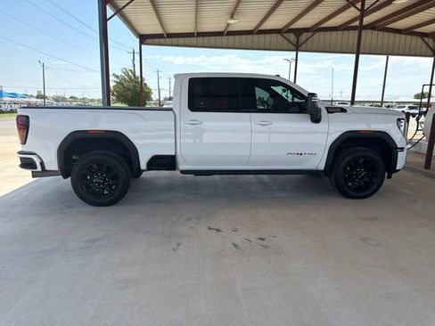Used 2024 GMC Sierra 2500 AT4 w/ AT4 Premium Plus Package AWD/4WD image 9