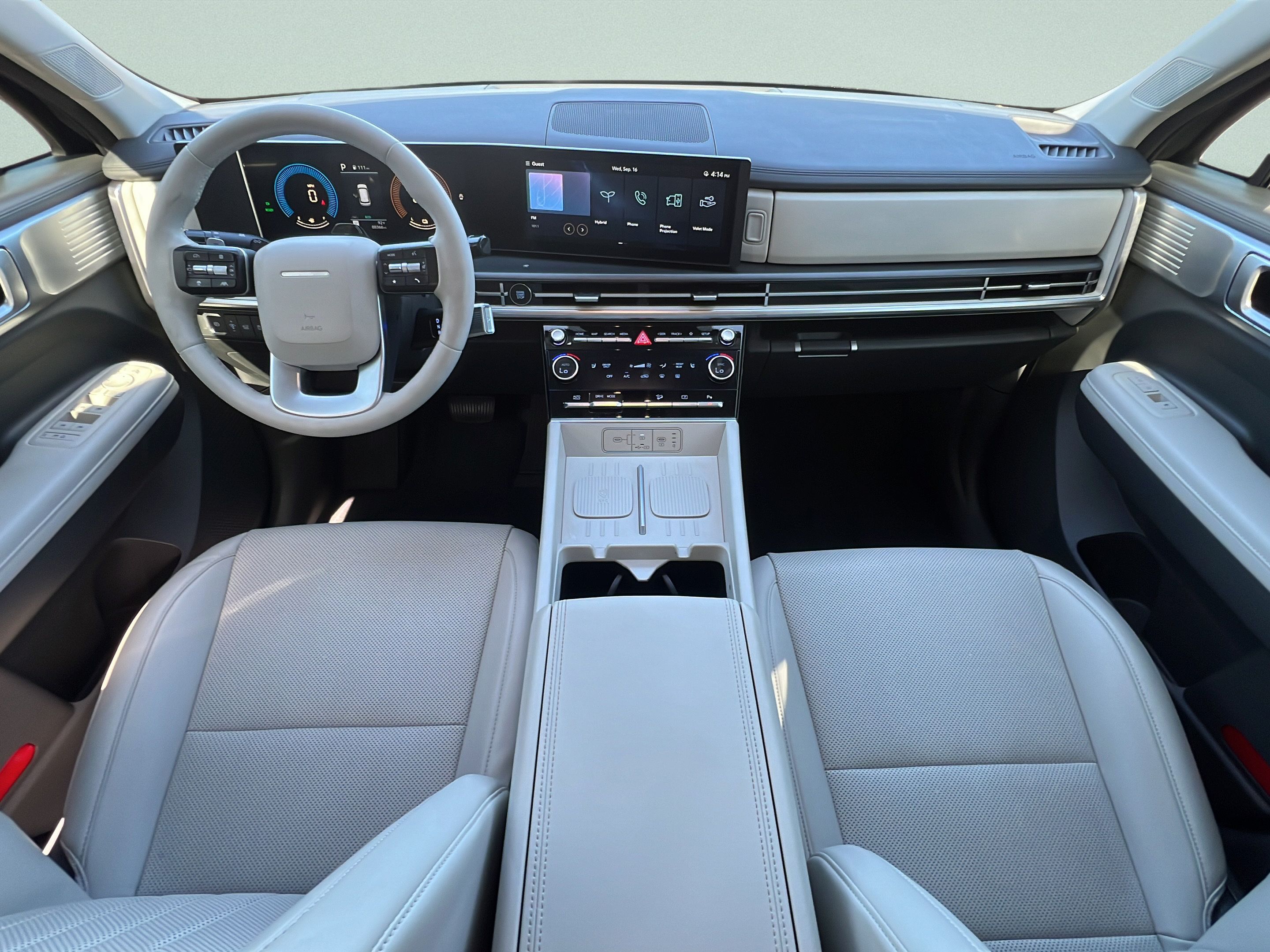 Used 2025 Hyundai Santa Fe SEL FWD image 11