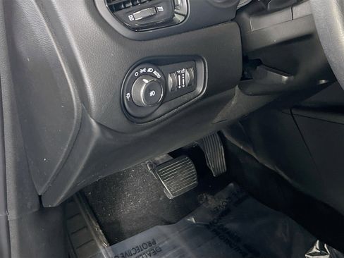 Used 2022 Jeep Renegade Altitude w/ Convenience Group image 10