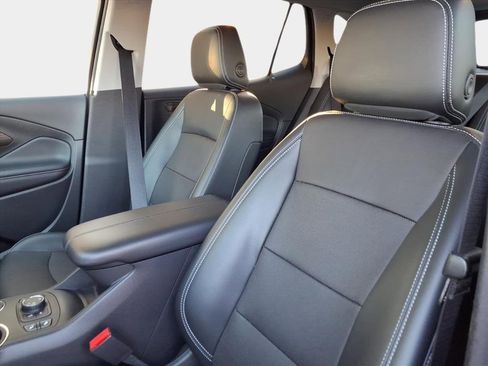 Used 2022 GMC Terrain SLT w/ Infotainment Package II image 11