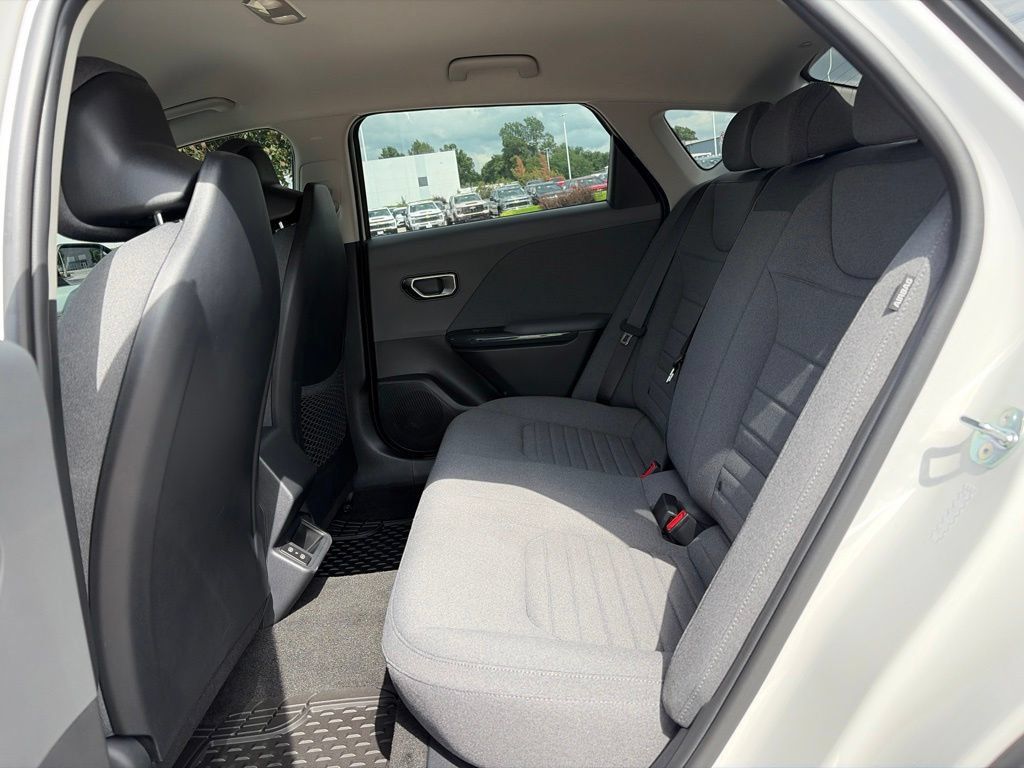 Used 2025 Kia K4 EX FWD image 42