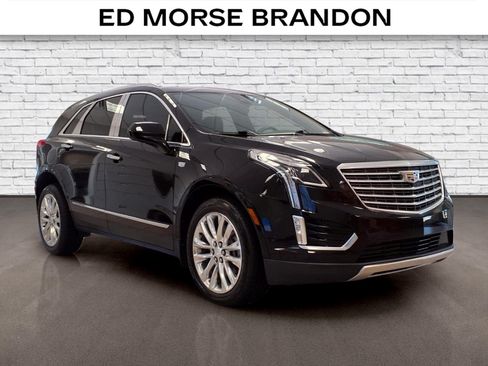 Used 2018 Cadillac XT5 Platinum w/ Driver Assist Package AWD/4WD image 6
