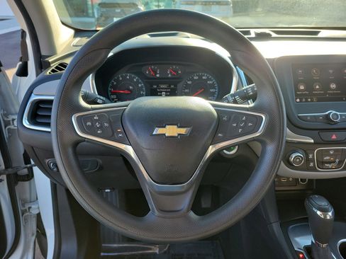 Used 2020 Chevrolet Equinox LS w/ LS Convenience Package image 17