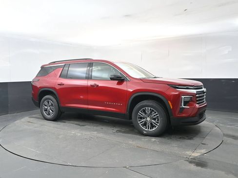 New 2026 Chevrolet Traverse LT w/ Driver Confidence Package AWD/4WD image 7