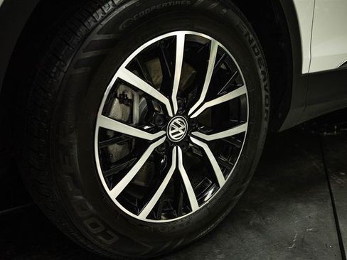 Used 2021 Volkswagen Tiguan SEL AWD/4WD image 3