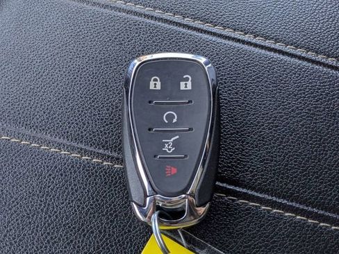 Used 2023 Chevrolet Traverse LT w/ LPO, Floor Liner Package image 31