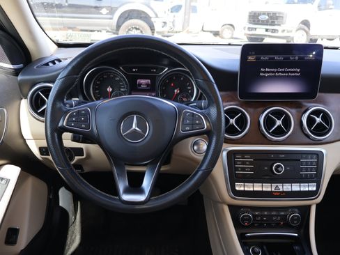 Used 2020 Mercedes-Benz GLA 250 4MATIC image 28