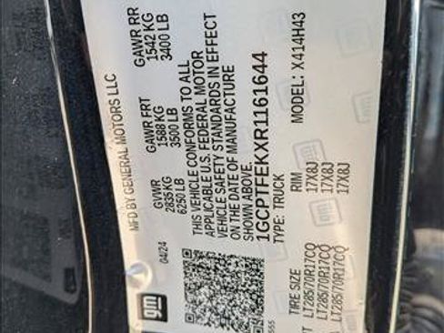 Used 2024 Chevrolet Colorado ZR2 w/ Safety Package AWD/4WD image 16