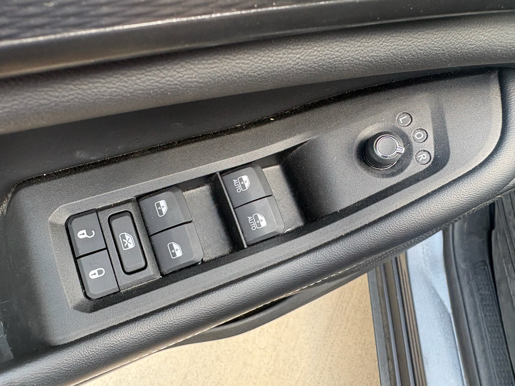 Used 2025 Jeep Grand Cherokee Altitude RWD image 11