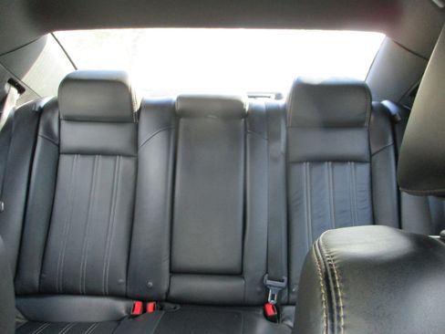 Used 2014 Chrysler 300 S image 16