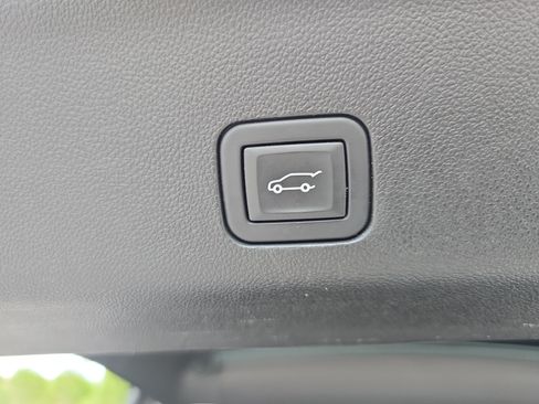 Used 2024 Chevrolet Suburban High Country AWD/4WD image 15