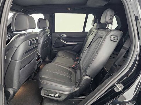 Used 2022 BMW X7 xDrive40i w/ M Sport Package AWD/4WD image 17