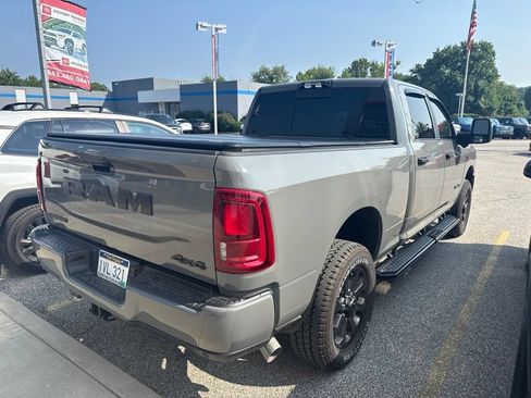 Used 2025 RAM 2500 Big Horn AWD/4WD image 4