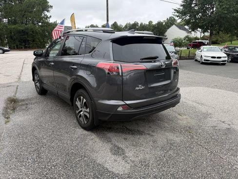 Used 2018 Toyota RAV4 LE w/ All Weather Liner Package FWD image 7
