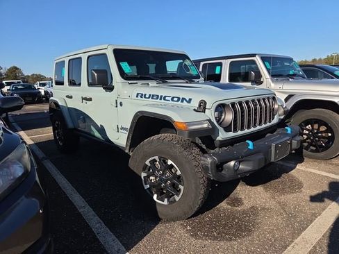 Used 2024 Jeep Wrangler Unlimited Rubicon 4xe image 2