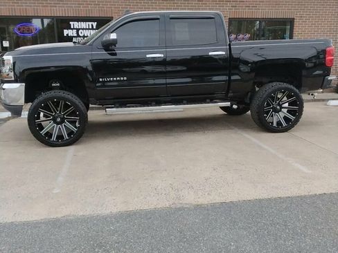 Used 2017 Chevrolet Silverado 1500 LT w/ All Star Edition image 2
