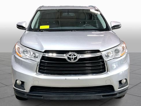 Used 2014 Toyota Highlander XLE image 4