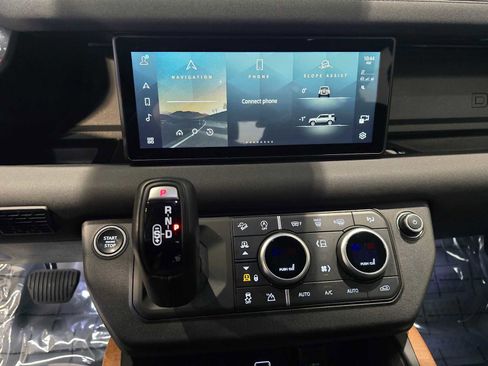 Used 2023 Land Rover Defender 110 X-Dynamic SE image 14