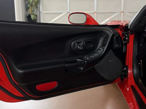 Used 2001 Chevrolet Corvette Z06 w/ Memory Pkg RWD image 14