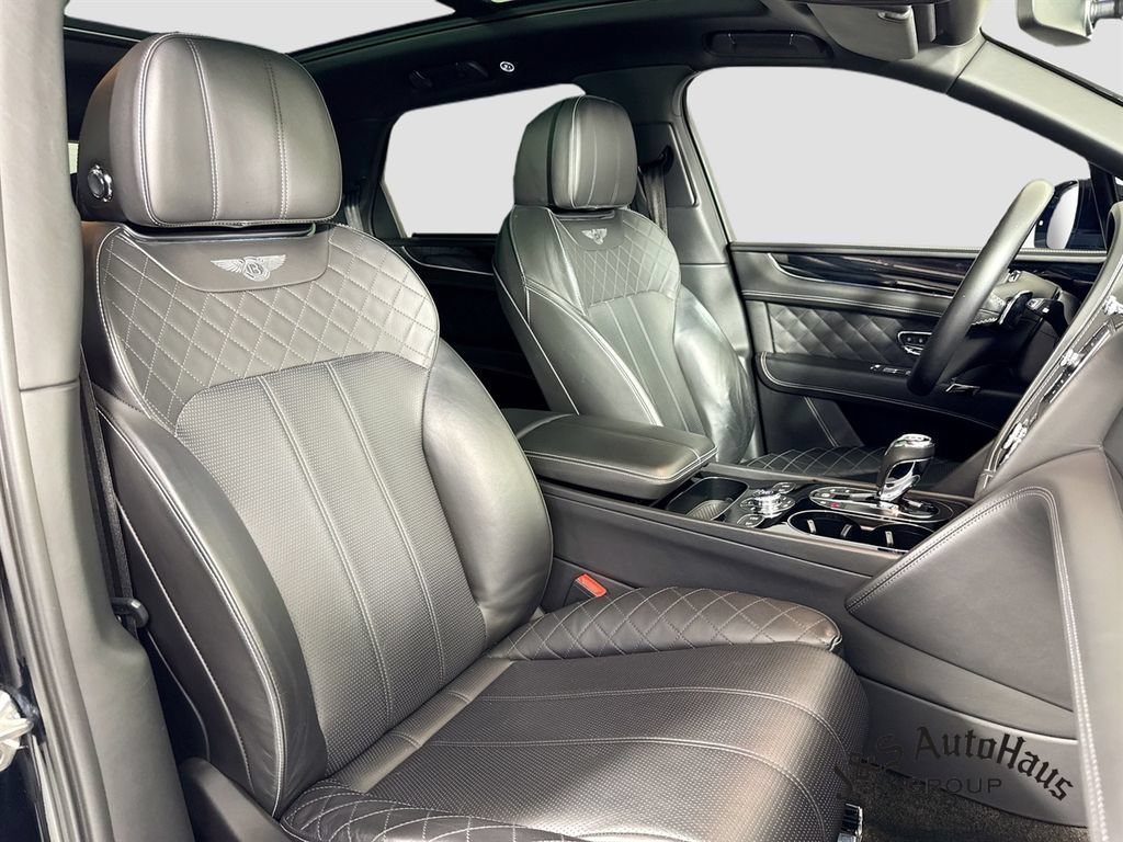 Used 2018 Bentley Bentayga AWD/4WD image 36