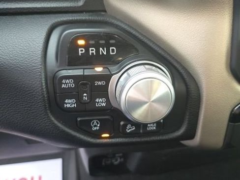 Used 2019 RAM 1500 Laramie w/ Off Road Group AWD/4WD image 18