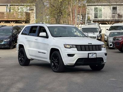 Used 2017 Jeep Grand Cherokee Altitude