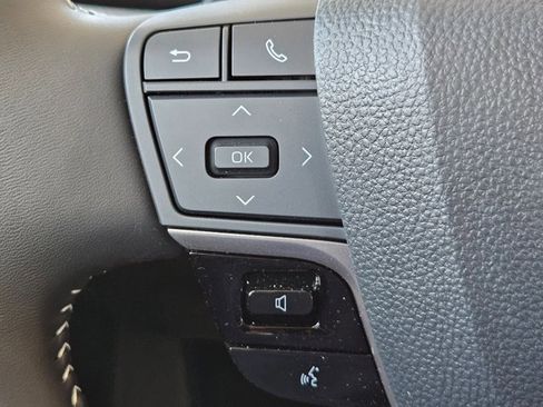 Used 2025 Toyota Camry SE w/ Multimedia Upgrade Package image 11