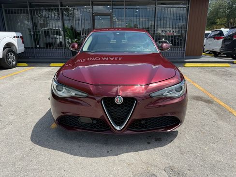 Used 2018 Alfa Romeo Giulia Ti w/ Quick Order Package 22Z Lusso RWD image 2