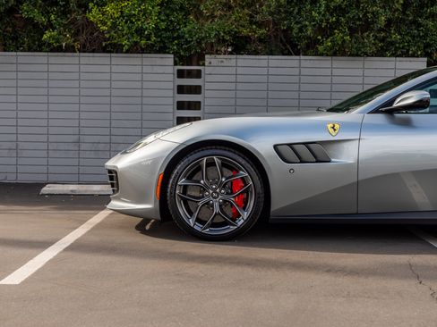 Used 2018 Ferrari GTC4Lusso T RWD image 23