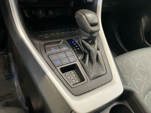 Used 2021 Toyota RAV4 XLE AWD/4WD image 23