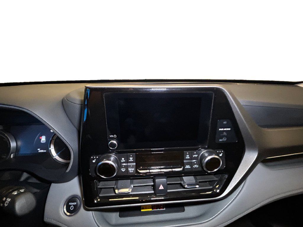 Used 2026 Toyota Highlander XLE AWD/4WD image 10