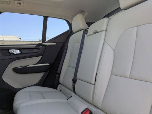 New 2026 Volvo XC40 B5 Ultra w/ Climate Package image 12