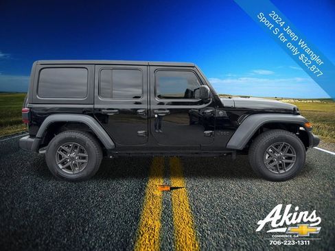 Used 2024 Jeep Wrangler Sport S image 4