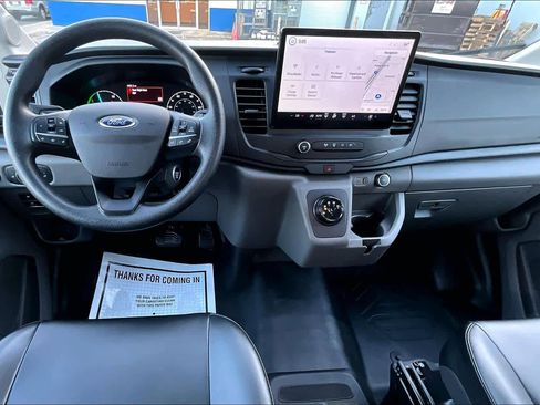 Used 2022 Ford E-Transit Medium Roof image 5