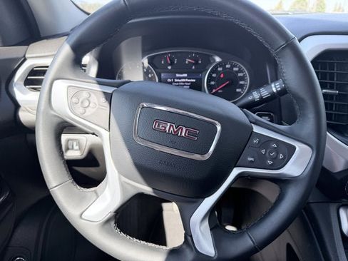 Used 2023 GMC Acadia SLT AWD/4WD image 14