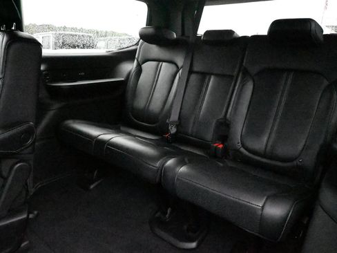 Used 2024 Jeep Wagoneer Series III AWD/4WD image 20