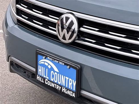 Used 2019 Volkswagen Tiguan SEL Premium image 12