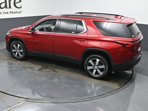 Used 2023 Chevrolet Traverse LT w/ LT Premium Package image 43
