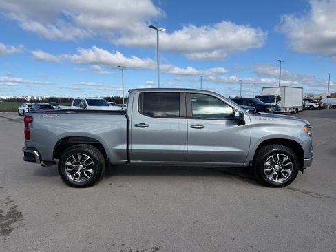 Used 2024 Chevrolet Silverado 1500 LT image 30