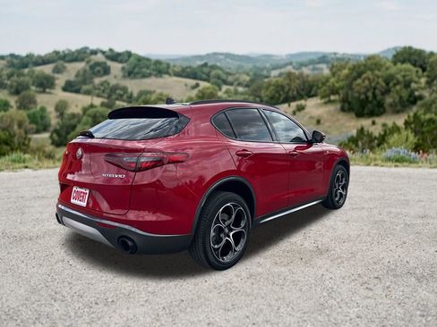 Used 2023 Alfa Romeo Stelvio Ti AWD/4WD image 9