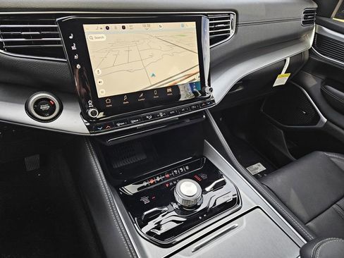 New 2026 Jeep Grand Wagoneer 4WD image 16