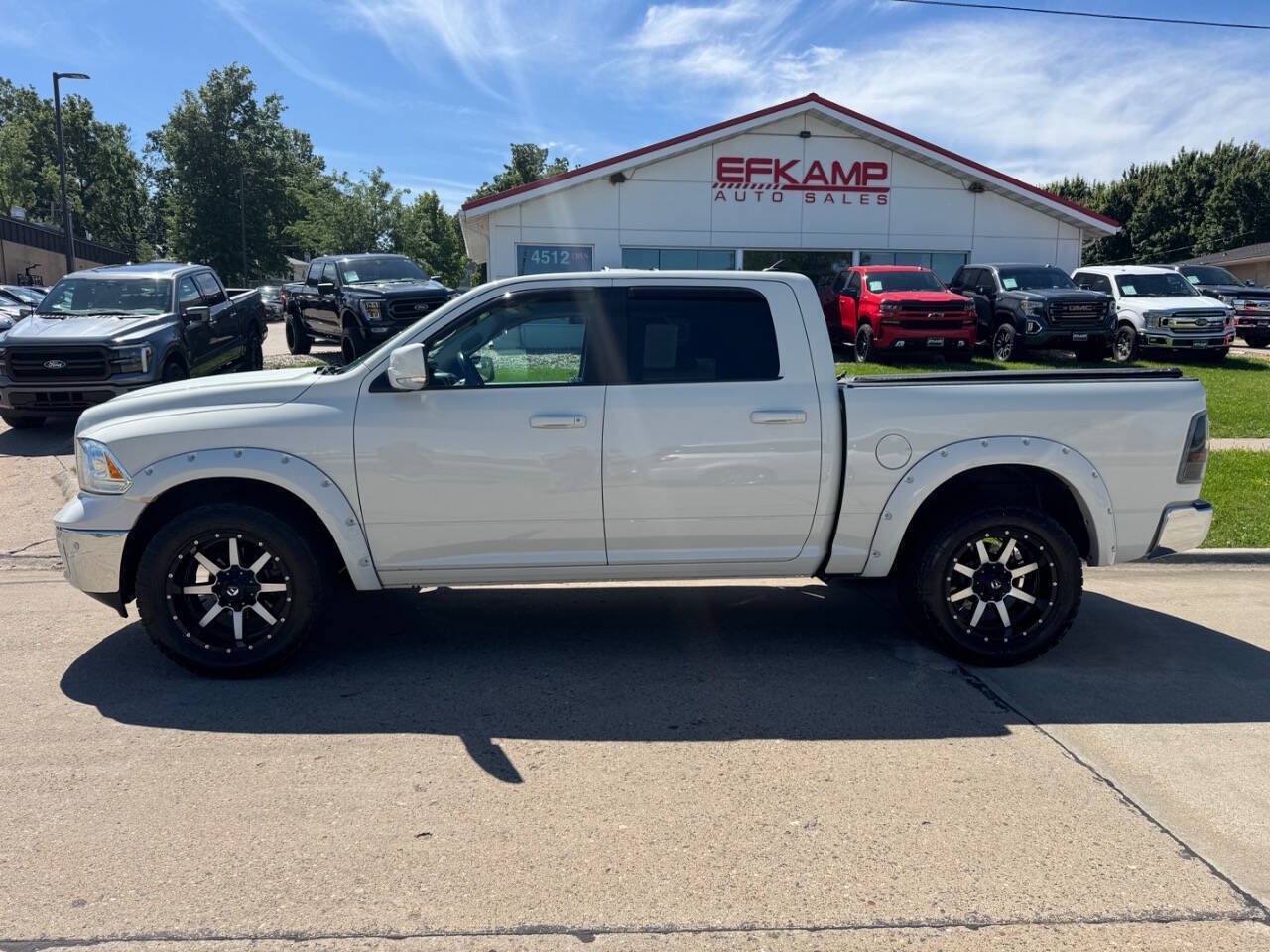 Used 2018 RAM 1500 Laramie w/ Convenience Group AWD/4WD image 2