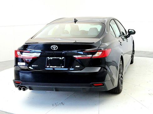 New 2026 Toyota Camry SE FWD image 5