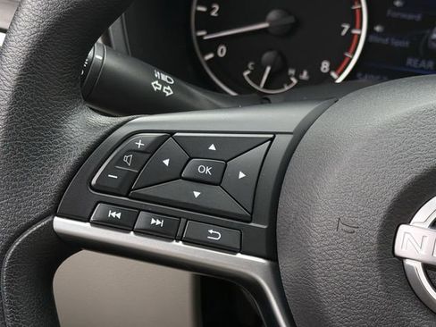 Used 2023 Nissan Altima 2.5 SV image 13