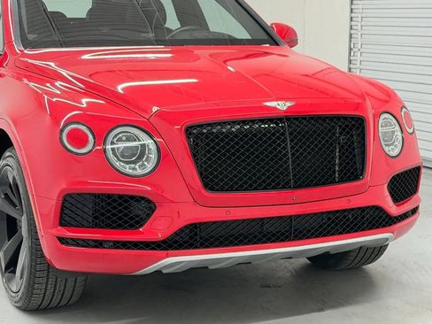 Used 2019 Bentley Bentayga AWD/4WD image 46
