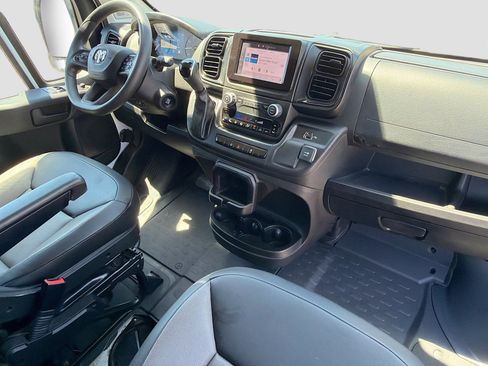 Used 2025 RAM ProMaster 2500 w/ Convenience Group FWD image 12