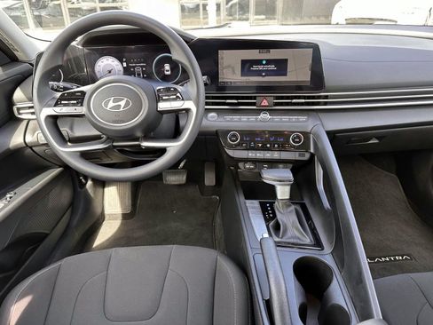 Used 2024 Hyundai Elantra SEL FWD image 14