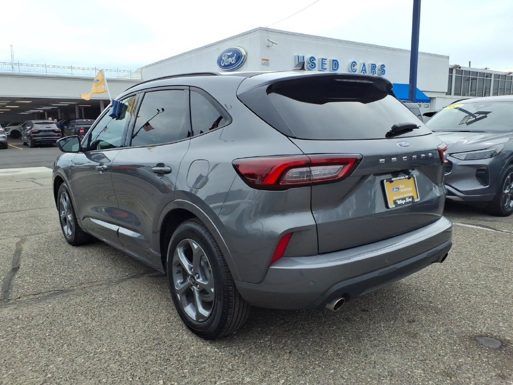 Certified 2024 Ford Escape ST-Line w/ Tech Pack #1 FWD image 9