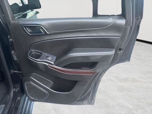 Used 2019 GMC Yukon SLT w/ Premium Edition AWD/4WD image 15