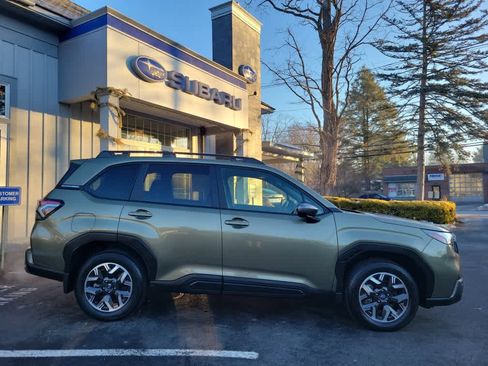 Certified 2025 Subaru Forester Premium image 2